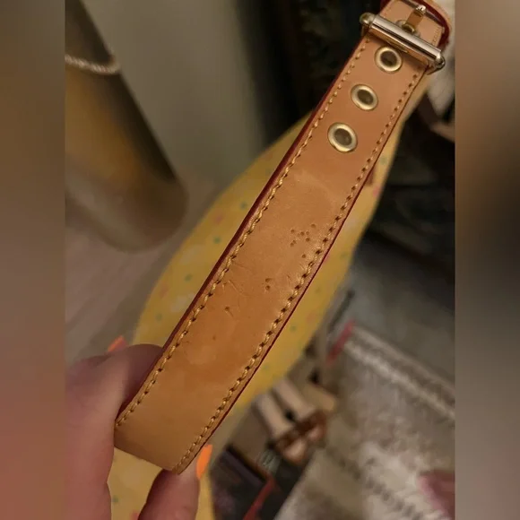 Dooney & Burke Y2K Vintage Bucket Bag with Coin Purse 💛 - Picture 2 of 14